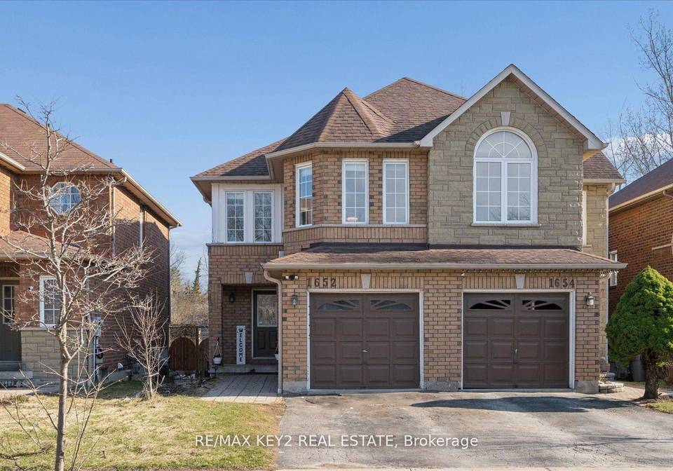 1652-autumn-crescent-pickering-ontario-e13028802