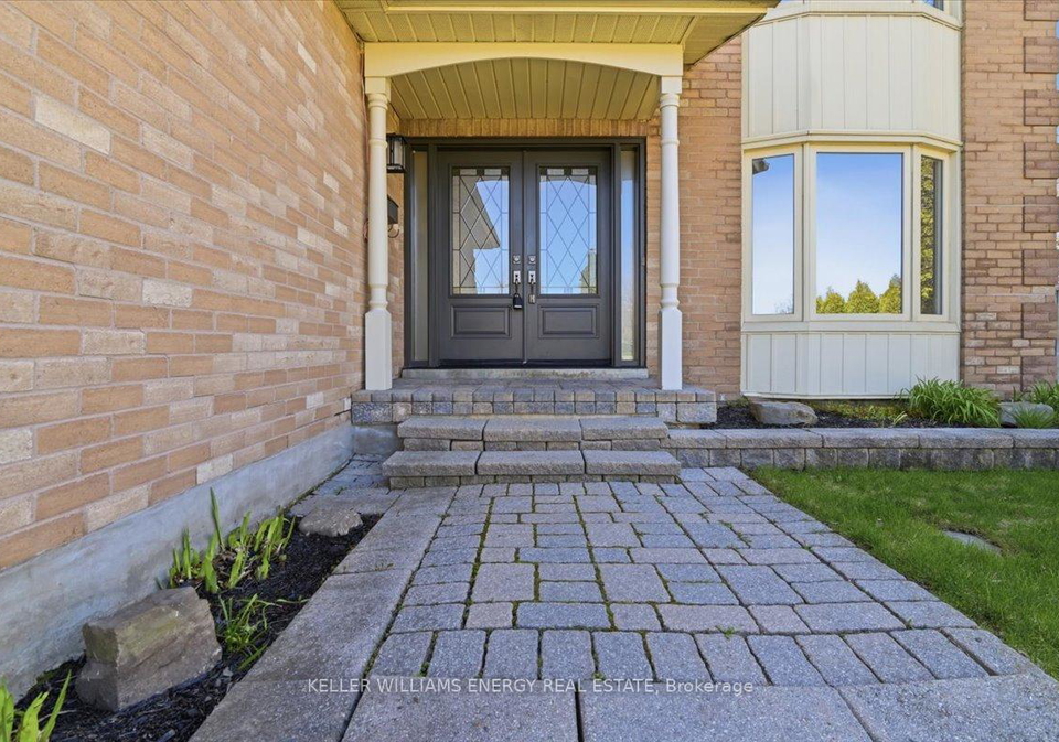 18-genner-drive-ajax-ontario-e13028888
