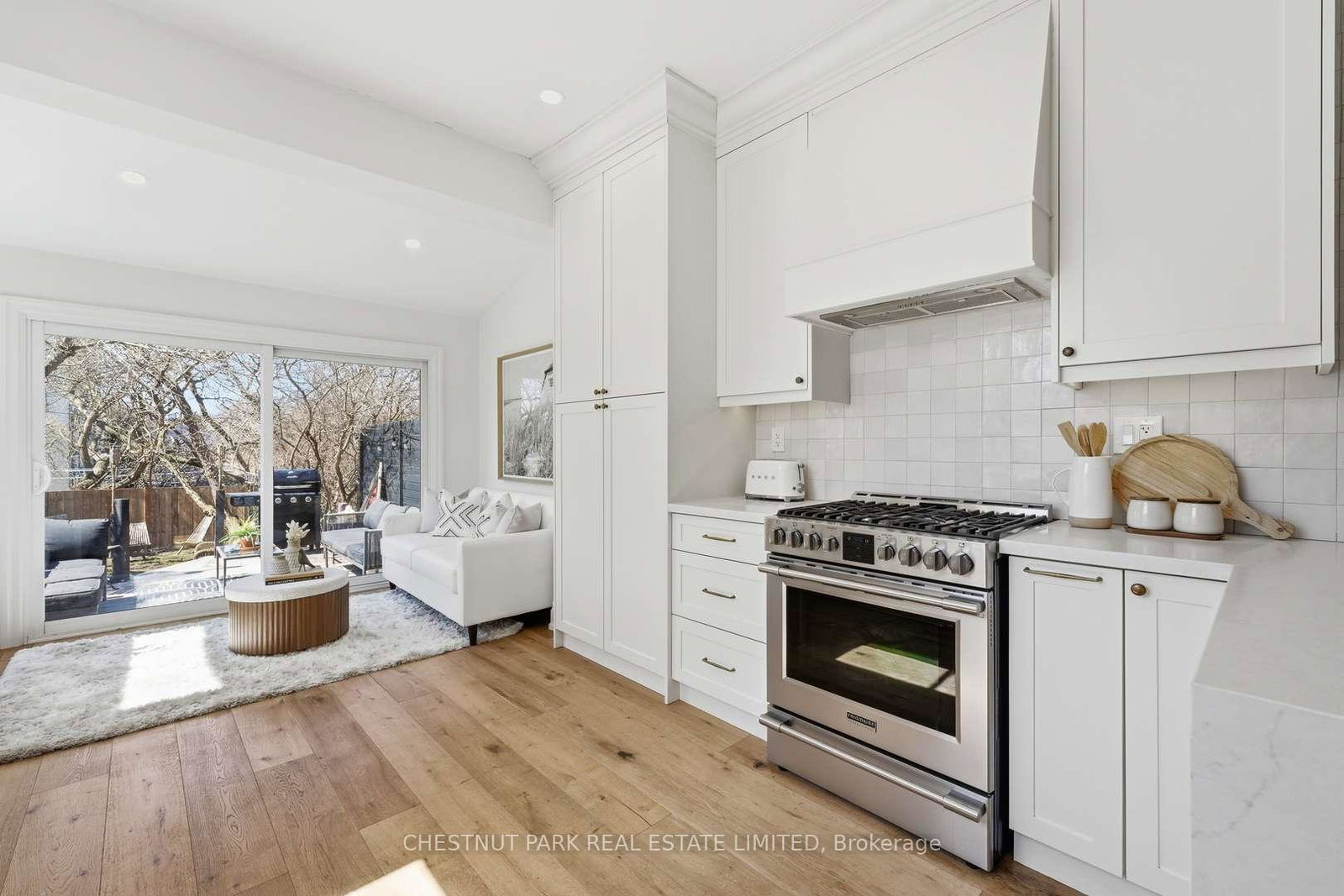 430-jones-avenue-toronto-ontario-e13031602