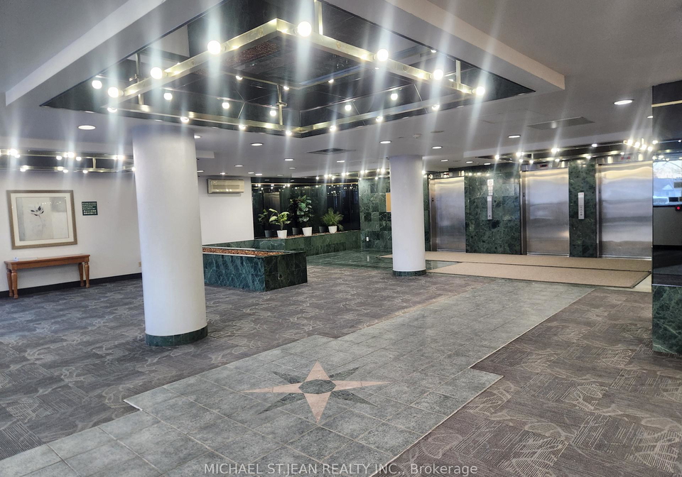 80-alton-towers-circle-scarborough-ontario-e13031736