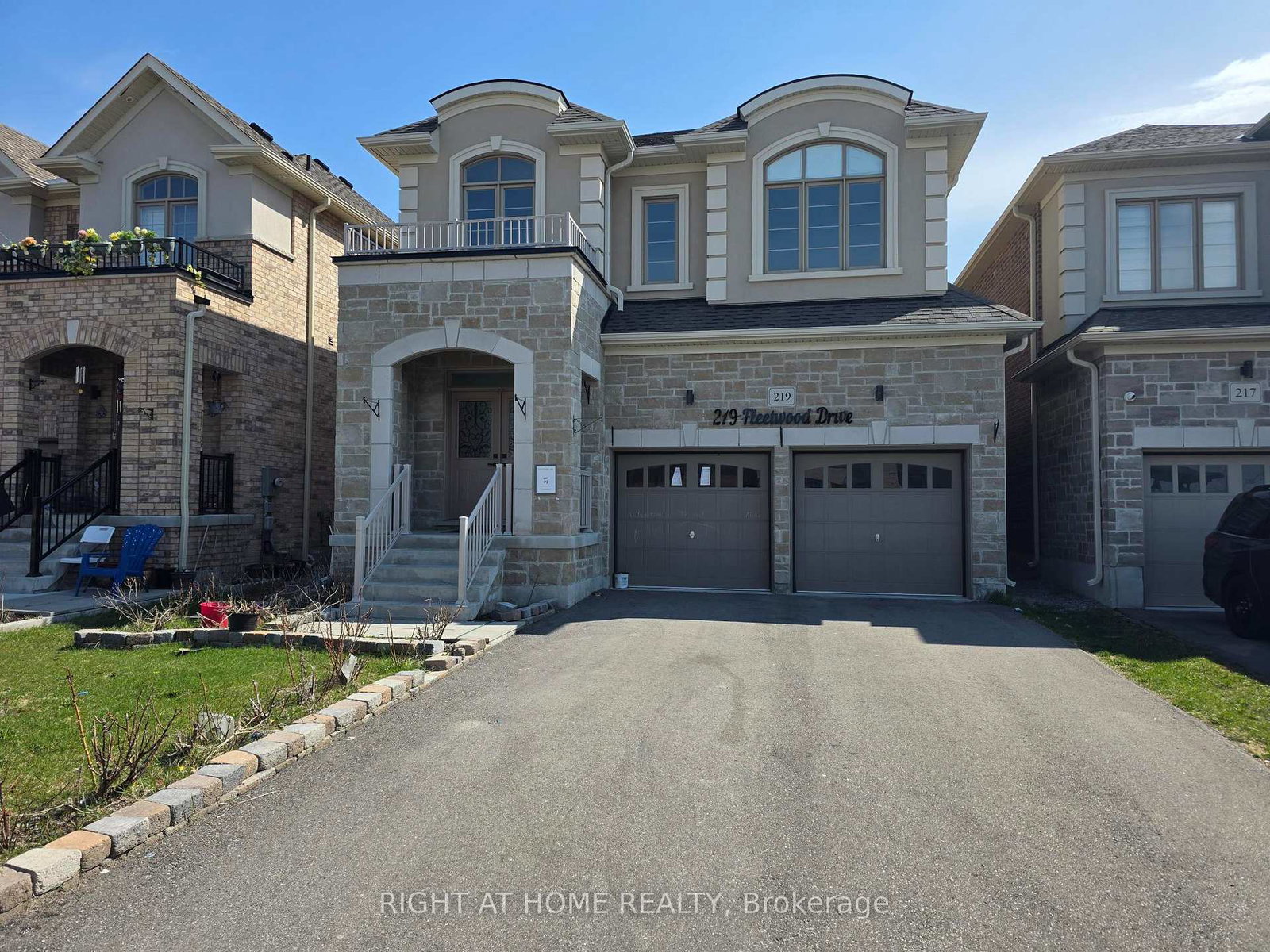 219-fleetwood-drive-oshawa-ontario-e13031806