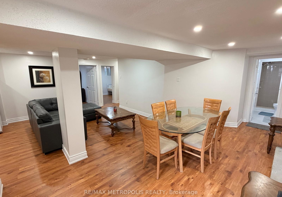 216-gwendolyn-street-pickering-ontario-e13032114