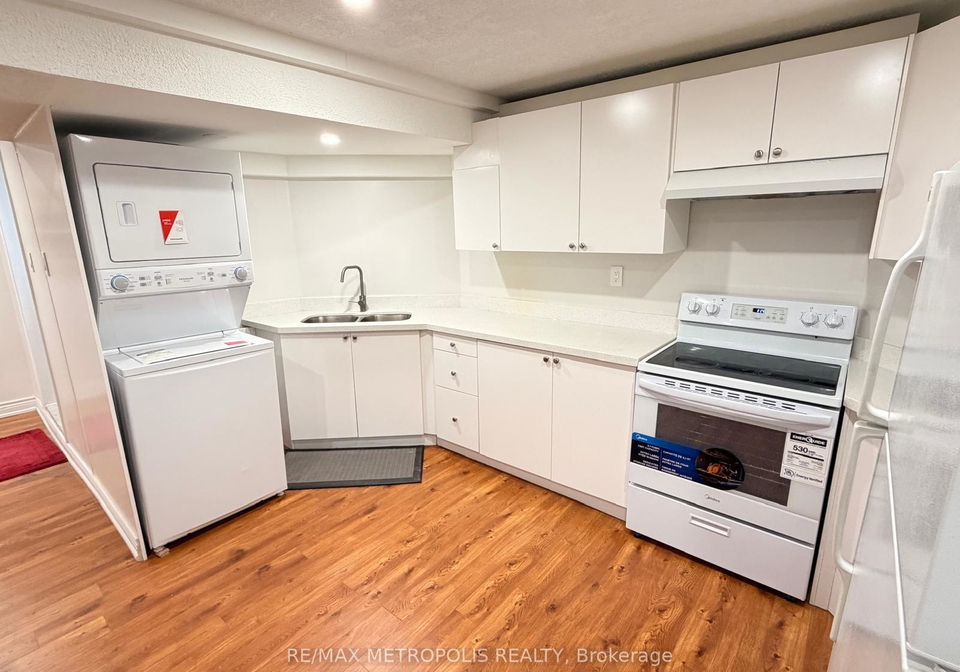 216-gwendolyn-street-pickering-ontario-e13032114