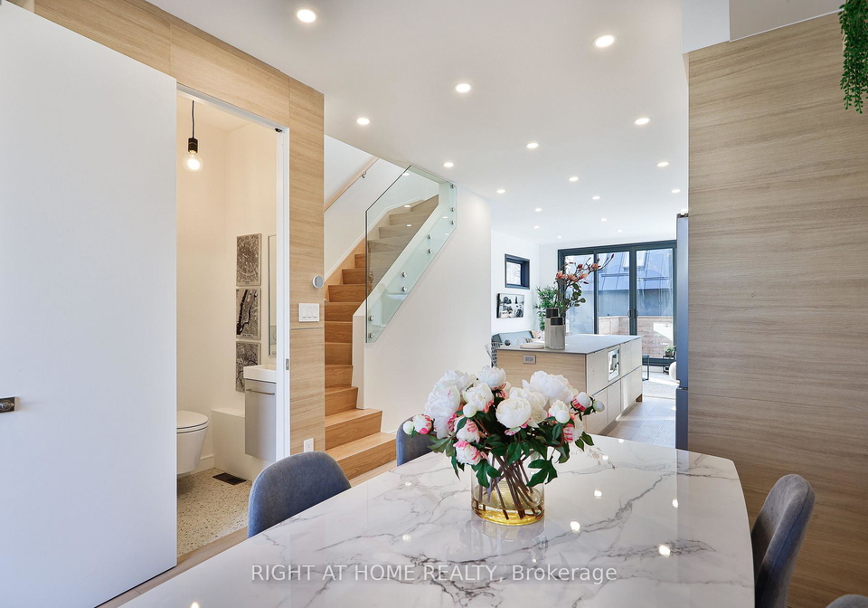 11-merrill-avenue-w-toronto-ontario-e13033126