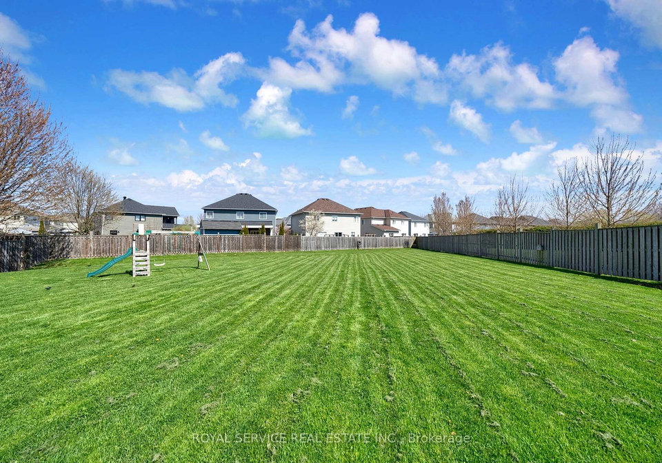 35-alldread-crescent-clarington-ontario-e13033656