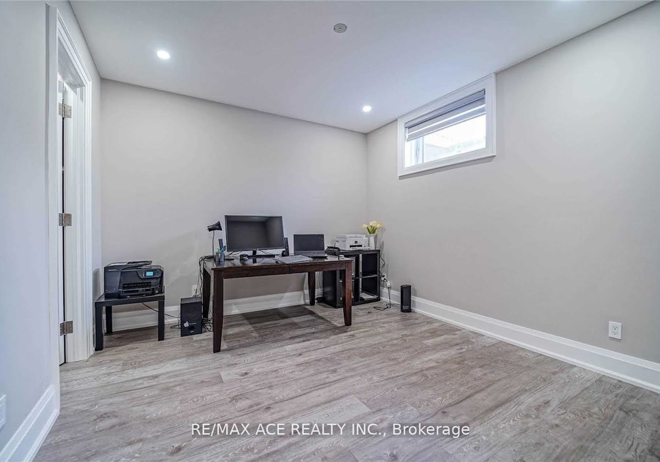19-ivanhoe-court-scarborough-ontario-e13035090