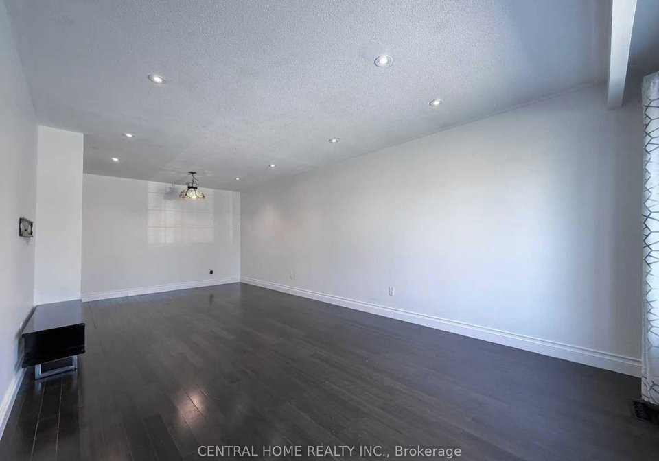 11-tineta-crescent-scarborough-ontario-e13035988
