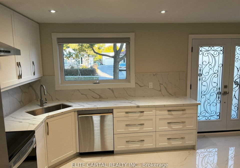 69-hutcherson-square-scarborough-ontario-e13037798
