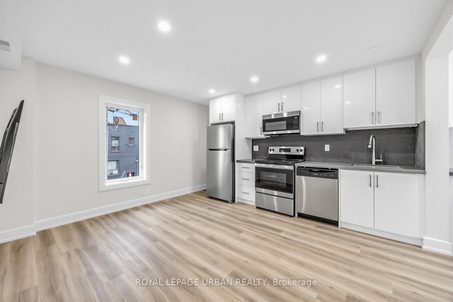 851-danforth-avenue-toronto-ontario-e13037866
