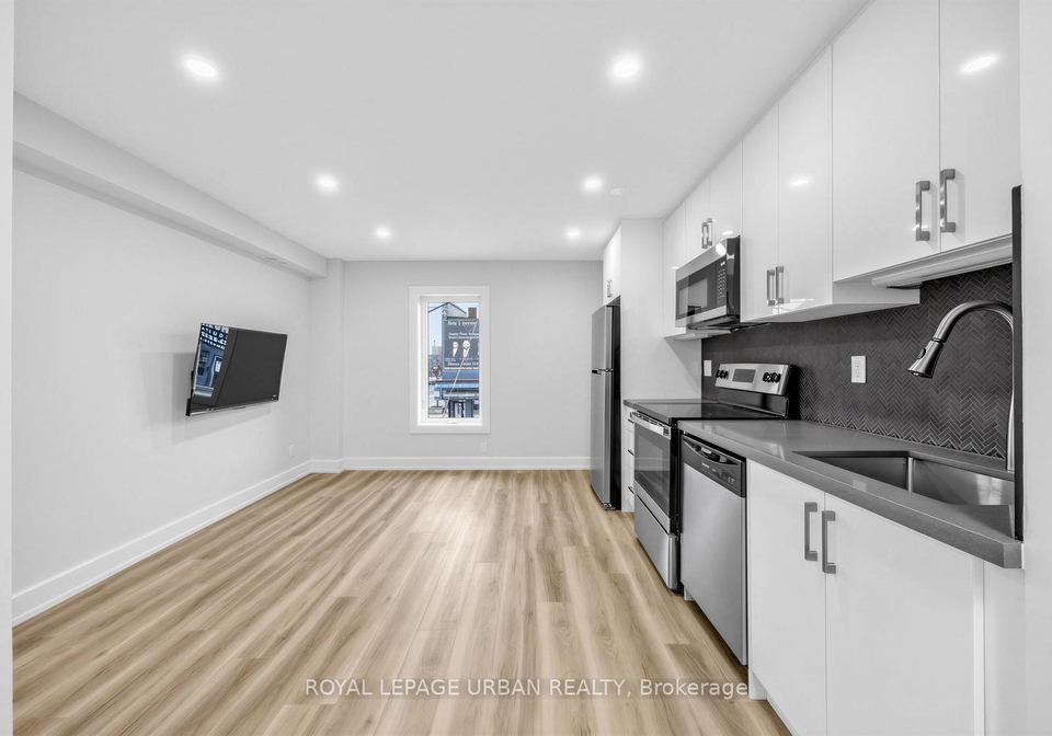 851-danforth-avenue-toronto-ontario-e13037866