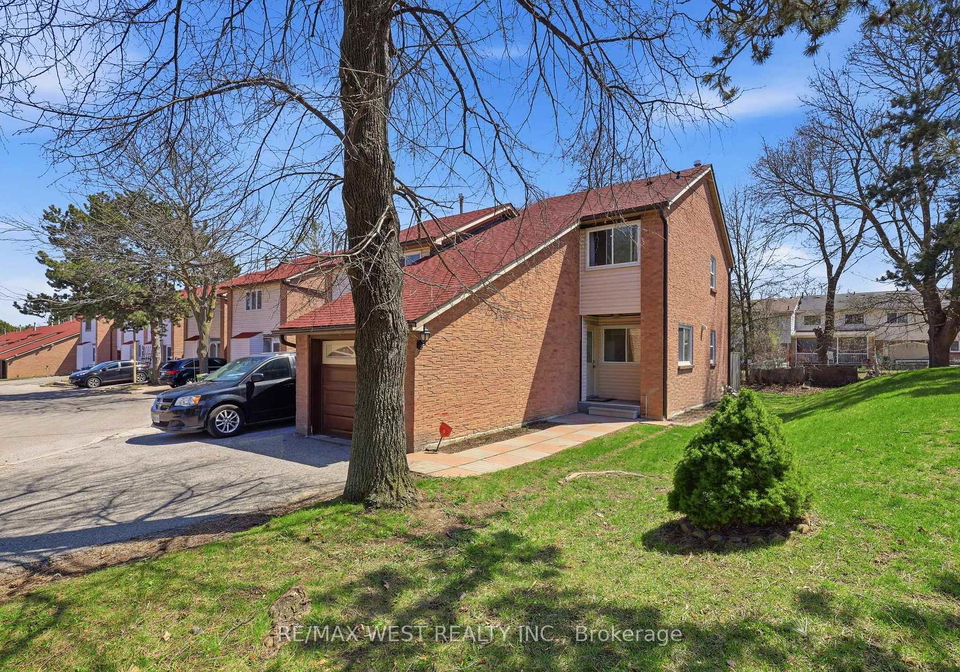15wickson-trail-scarborough-ontario-e13038612