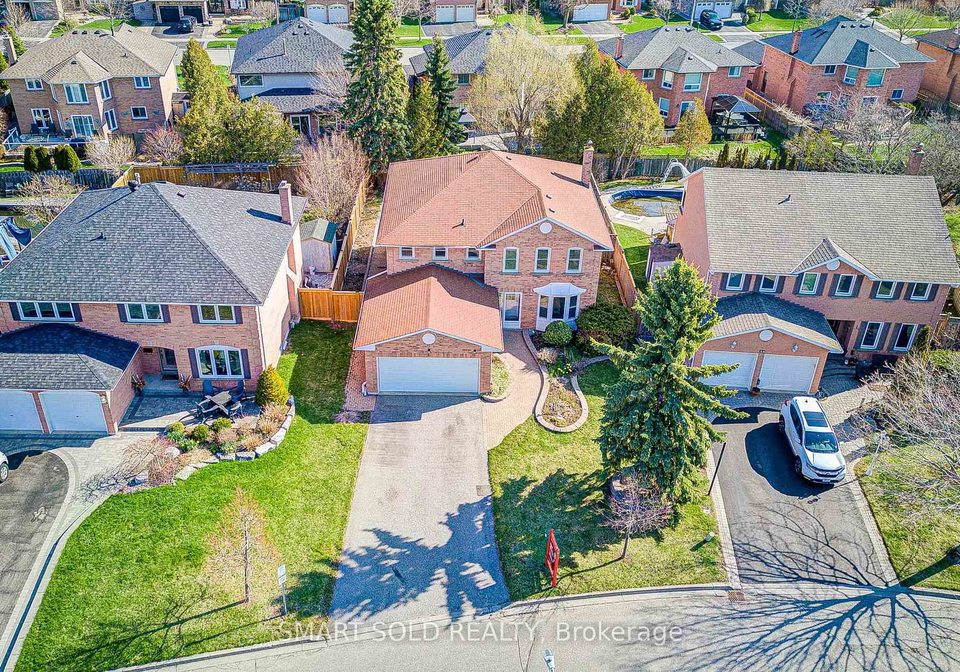 33-love-crescent-ajax-ontario-e13038934