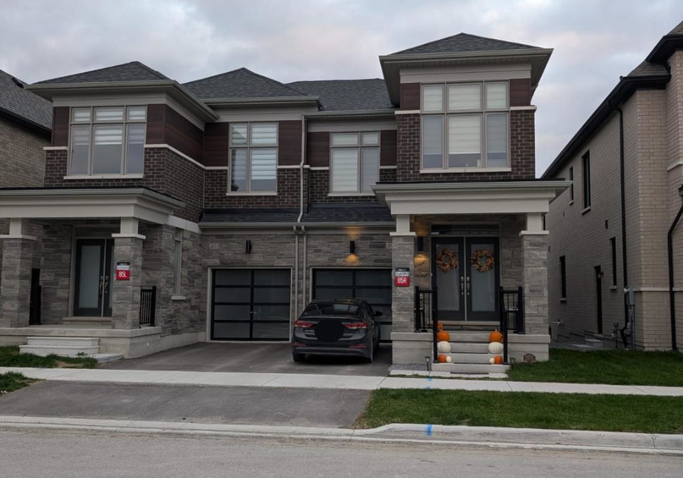 1031-pisces-trail-pickering-ontario-e13040004