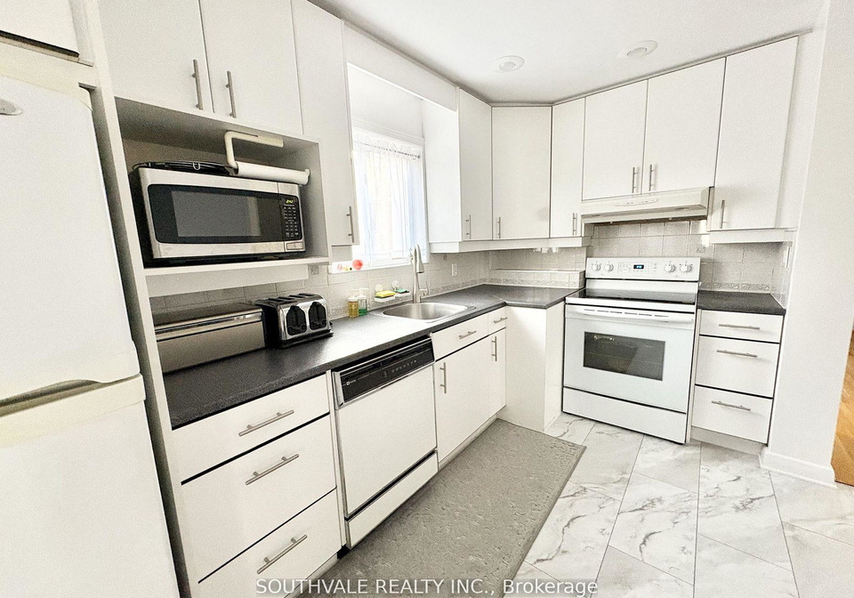 90-trinnell-boulevard-scarborough-ontario-e13041210