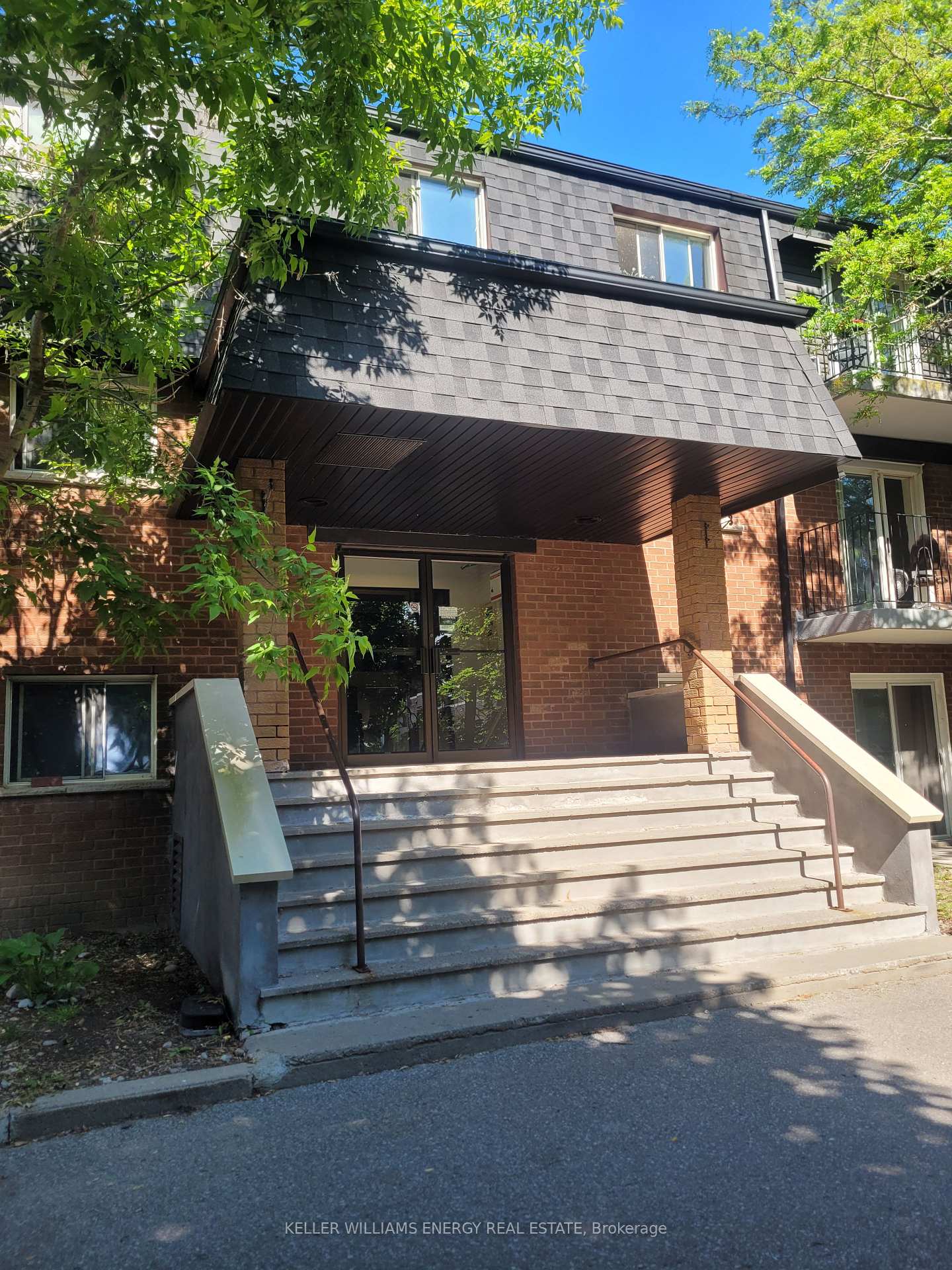 576-mary-street-e-whitby-ontario-e13041556