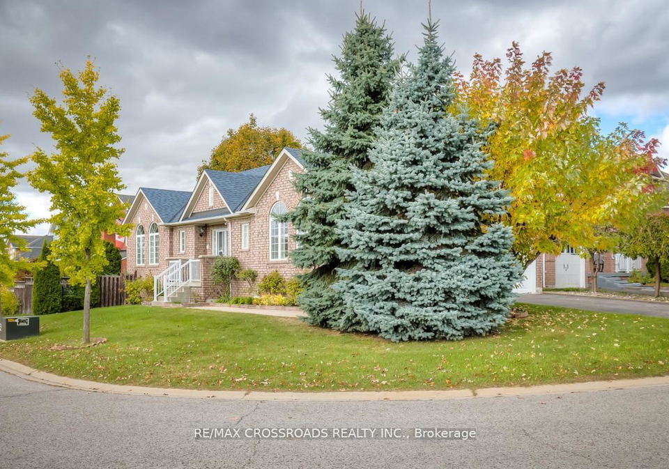26-lurosa-crescent-whitby-ontario-e13041786