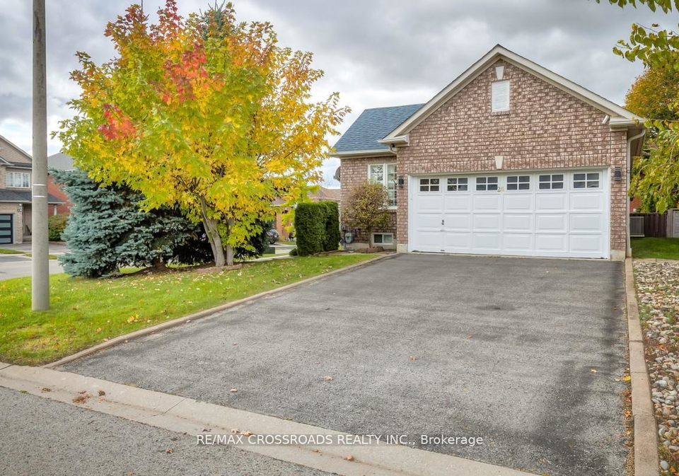26-lurosa-crescent-whitby-ontario-e13041786
