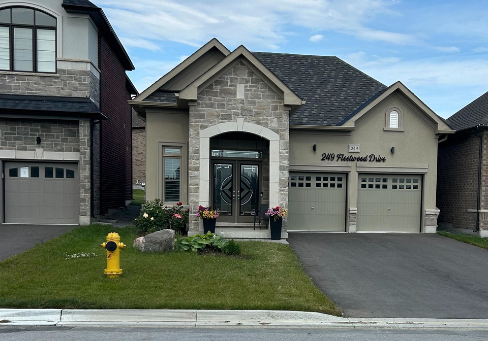 249-fleetwood-drive-oshawa-ontario-e13042196