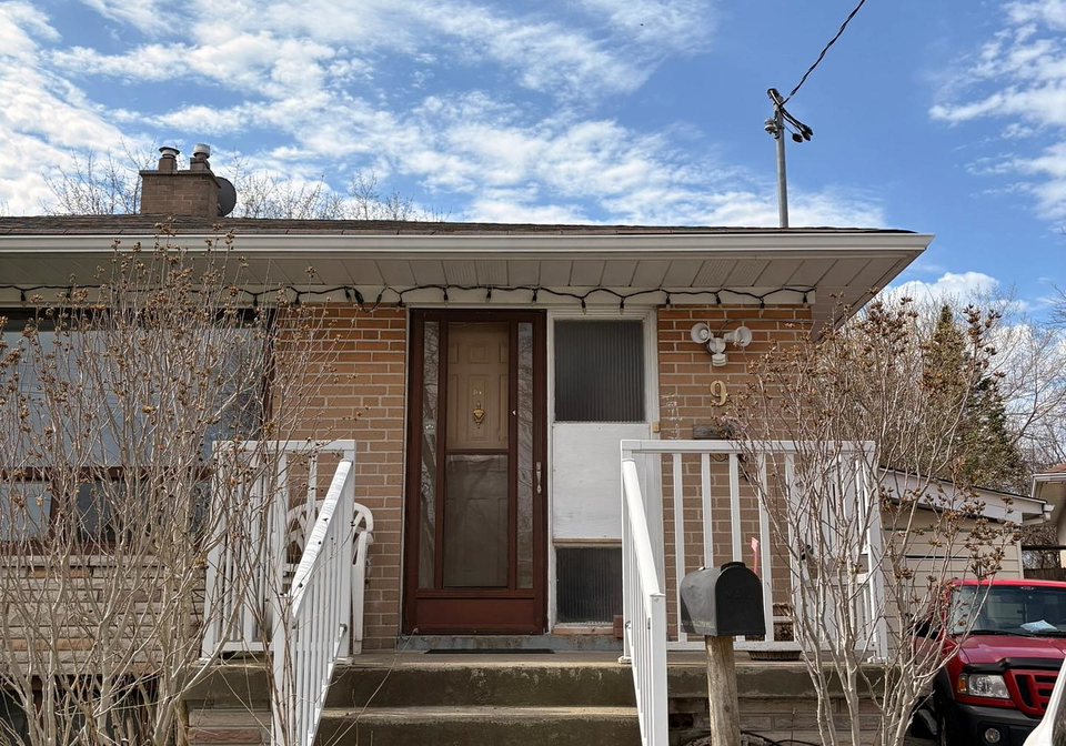 9-syracuse-crescent-scarborough-ontario-e13043596