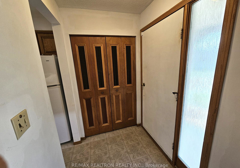 537-lisbon-court-oshawa-ontario-e13043706