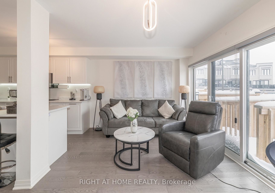 30-caspian-square-clarington-ontario-e13044194