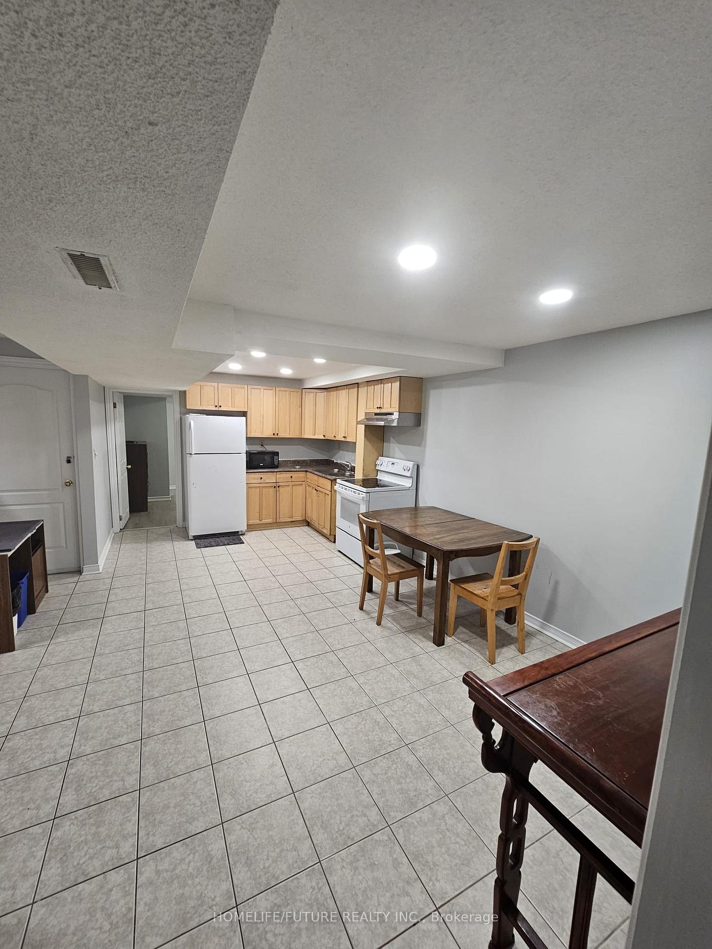 49-raponi-circle-scarborough-ontario-e13044506