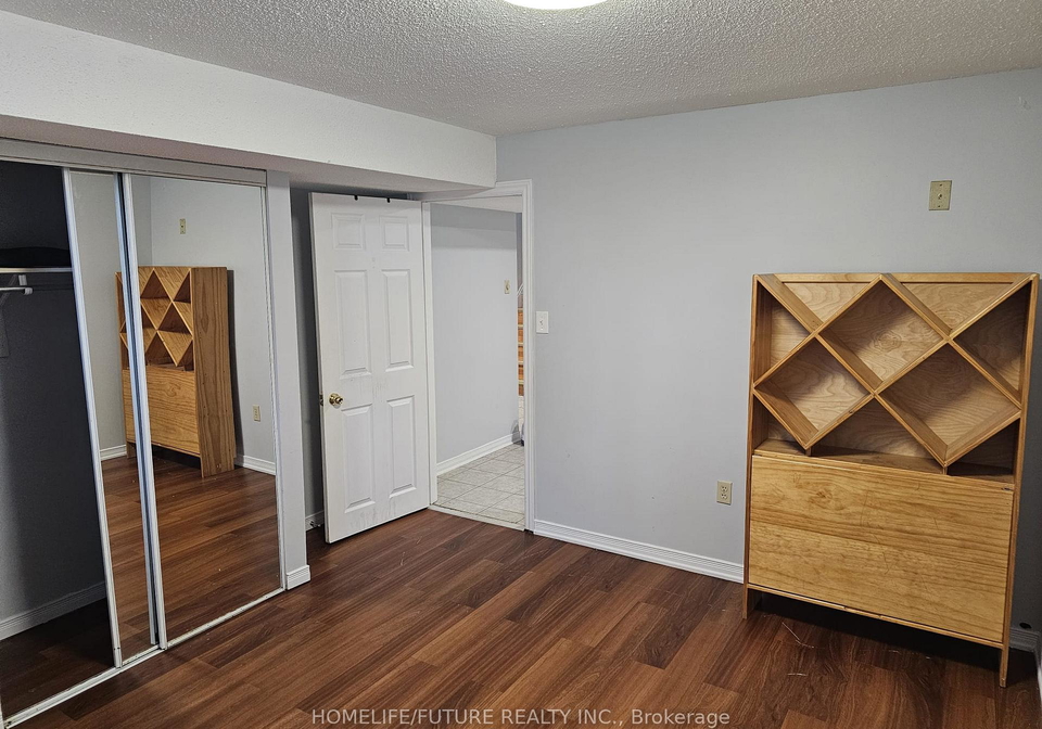 49-raponi-circle-scarborough-ontario-e13044506