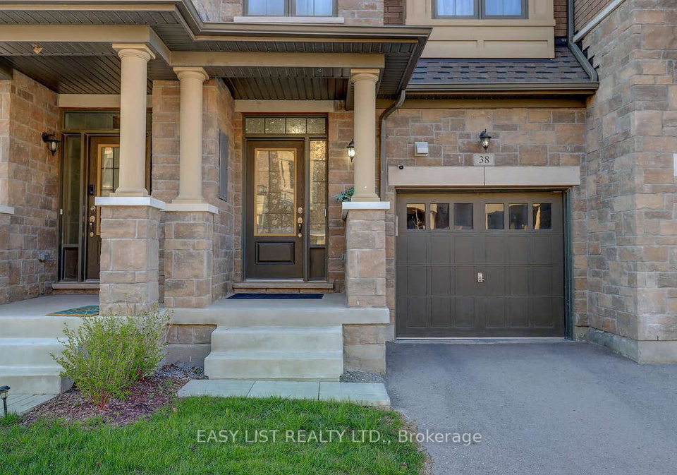 38-hallmark-way-whitby-ontario-e13044584