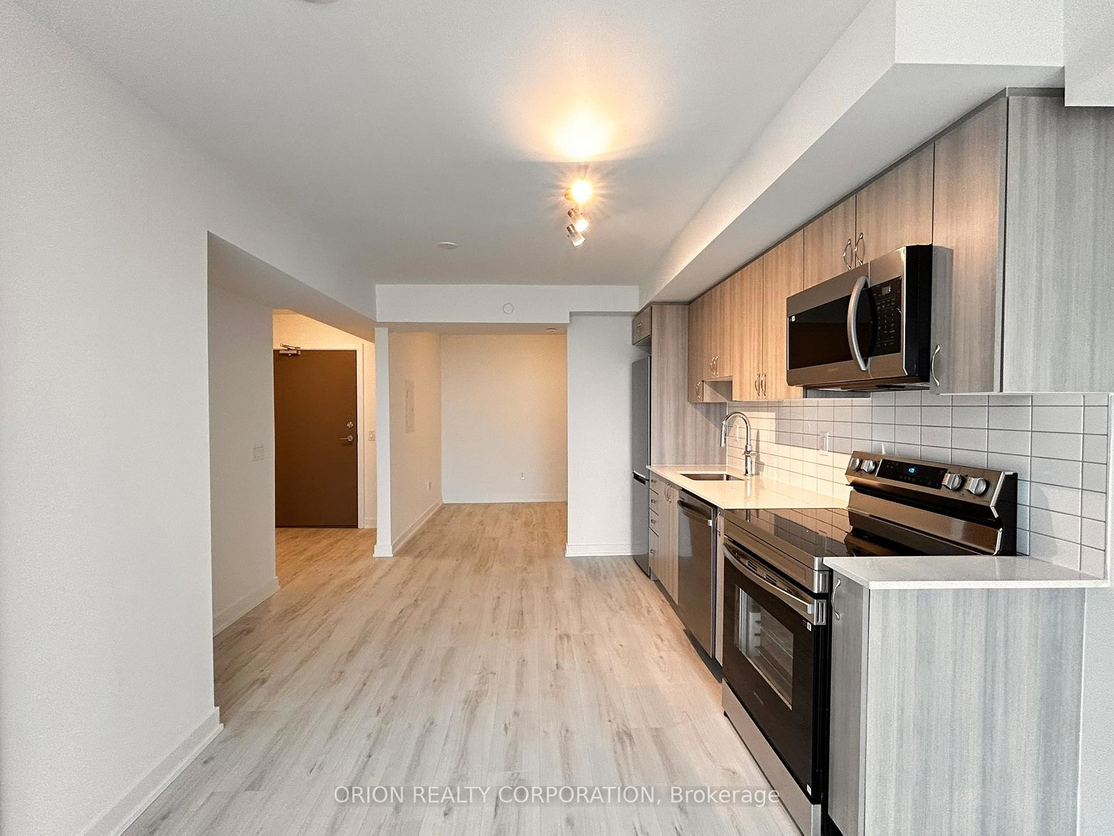 1010-sandy-beach-road-pickering-ontario-e13045112