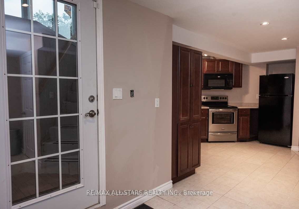 1915-rosebank-road-n-pickering-ontario-e13045152