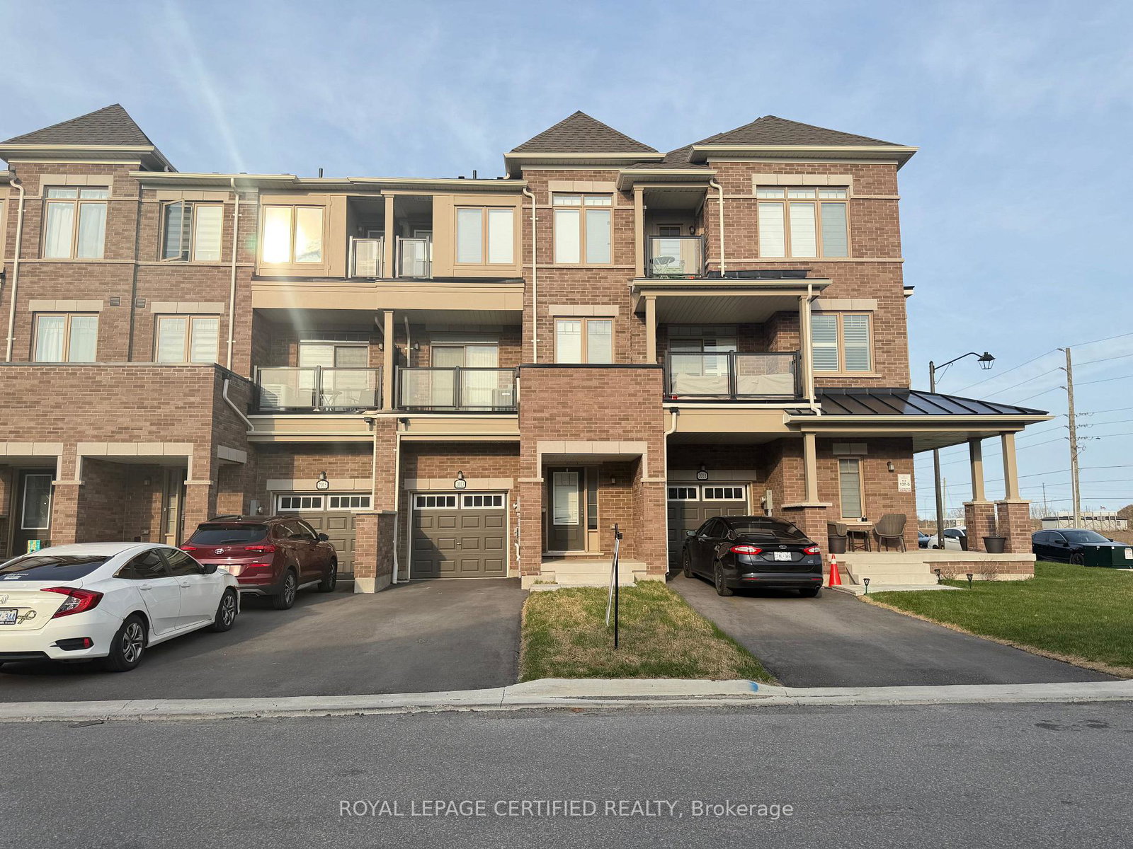 2013-cameron-lott-crescent-oshawa-ontario-e13045760