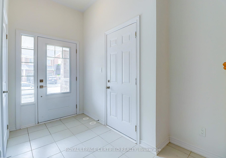2013-cameron-lott-crescent-oshawa-ontario-e13045760