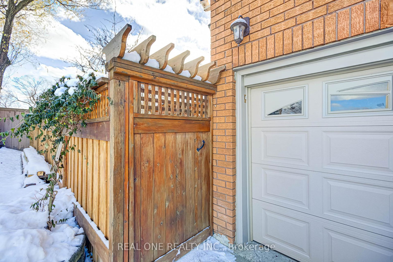 2-grittani-lane-scarborough-ontario-e13045804