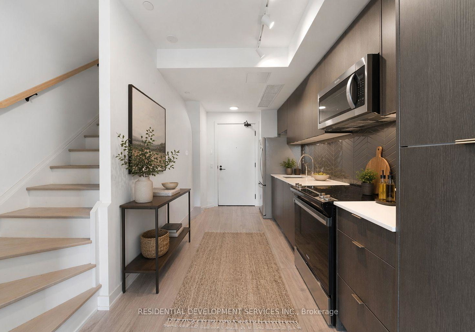 1608-charles-street-whitby-ontario-e13046640