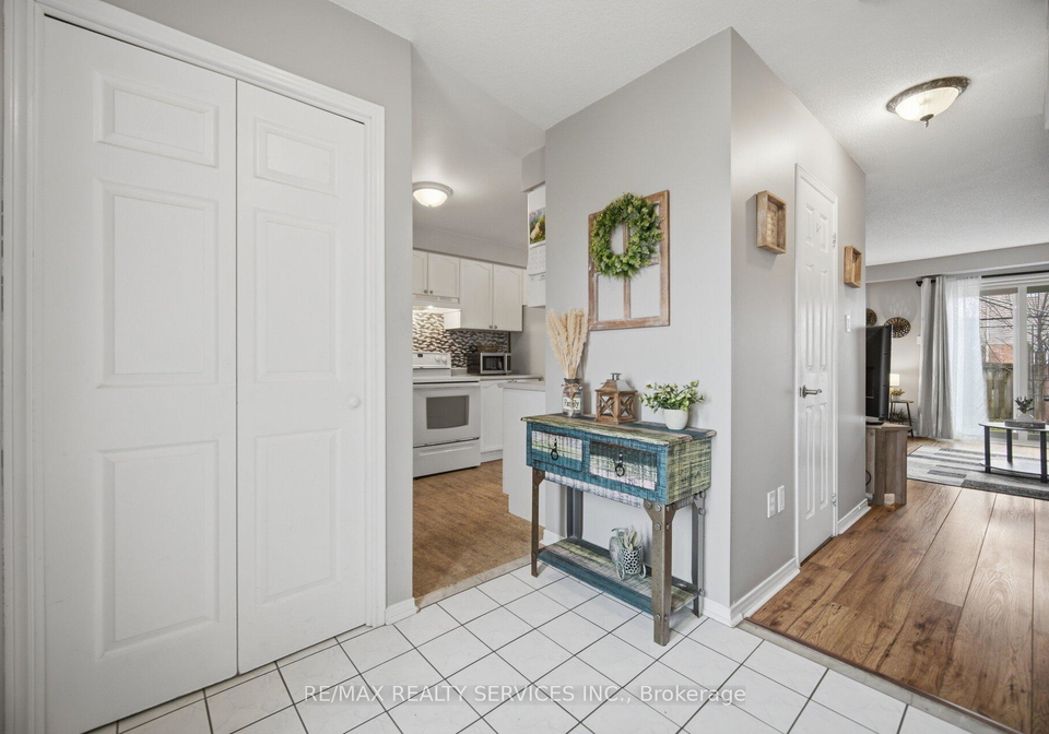 59-fry-crescent-clarington-ontario-e13049586