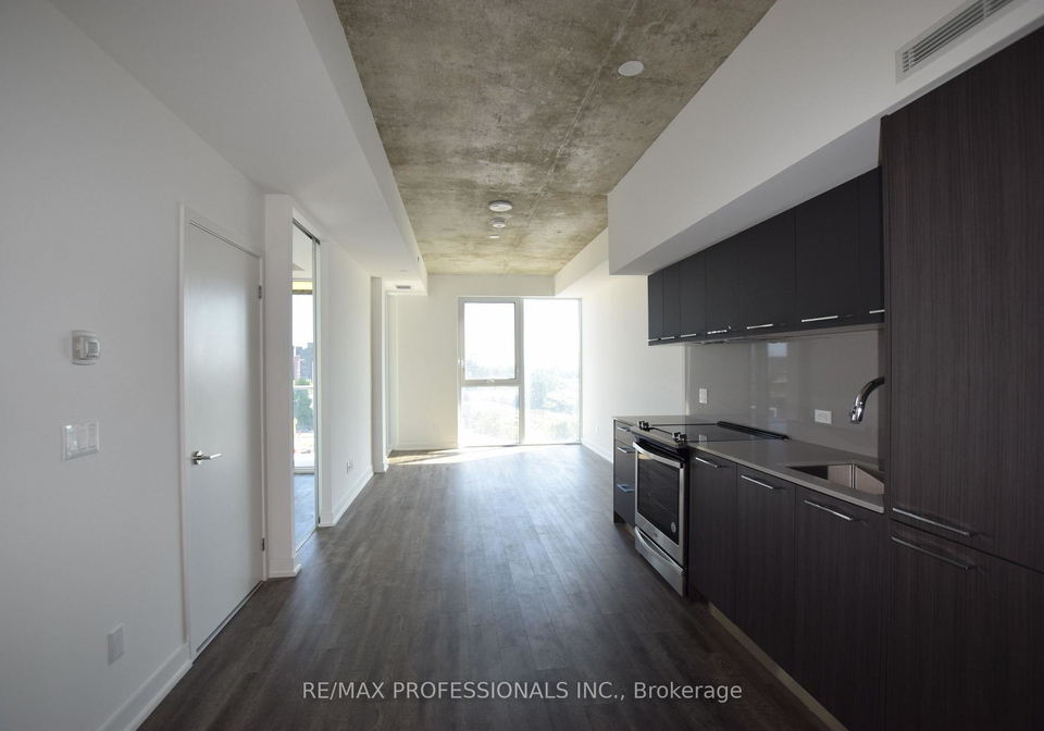 15-baseball-place-toronto-ontario-e13049806