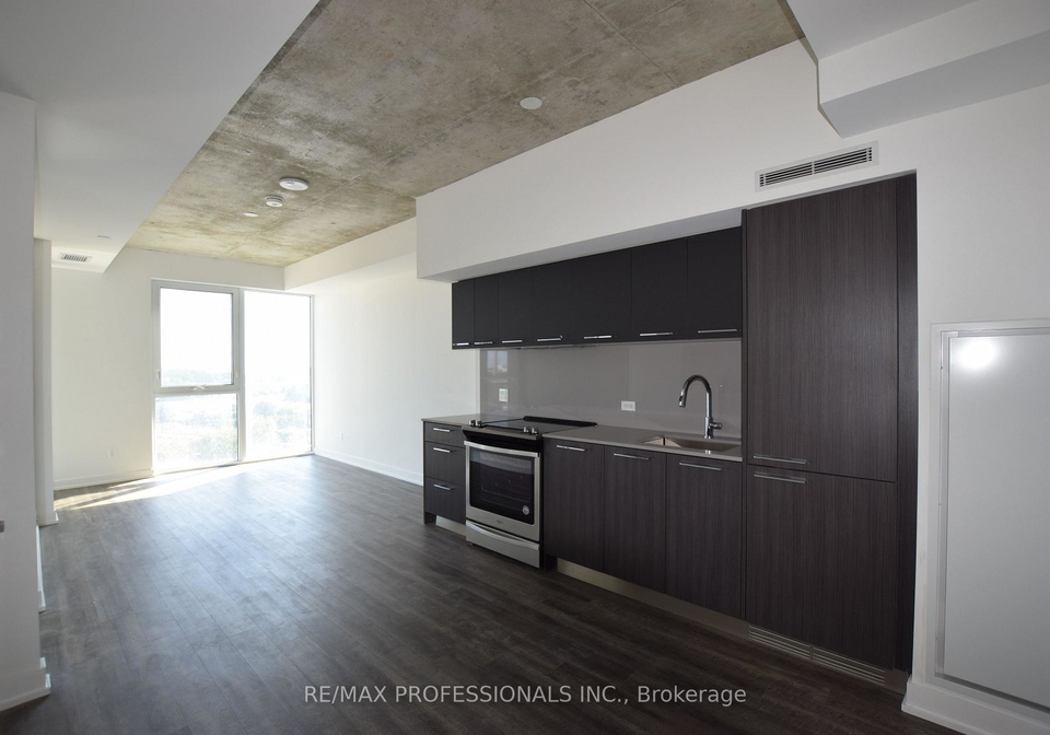 15-baseball-place-toronto-ontario-e13049806
