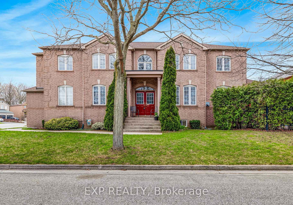 56-moreau-trail-scarborough-ontario-e13051900