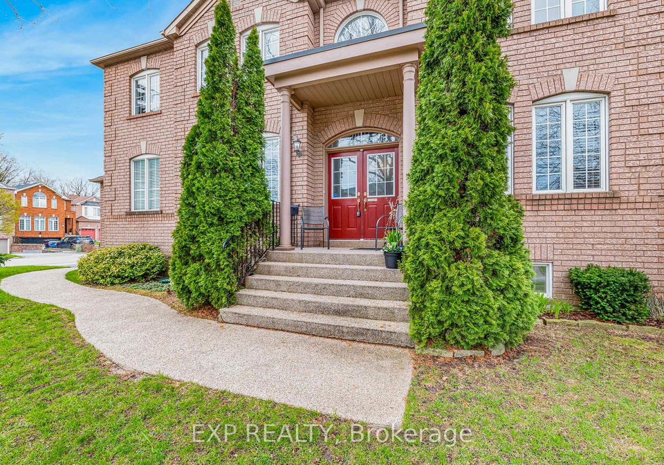 56-moreau-trail-scarborough-ontario-e13051900