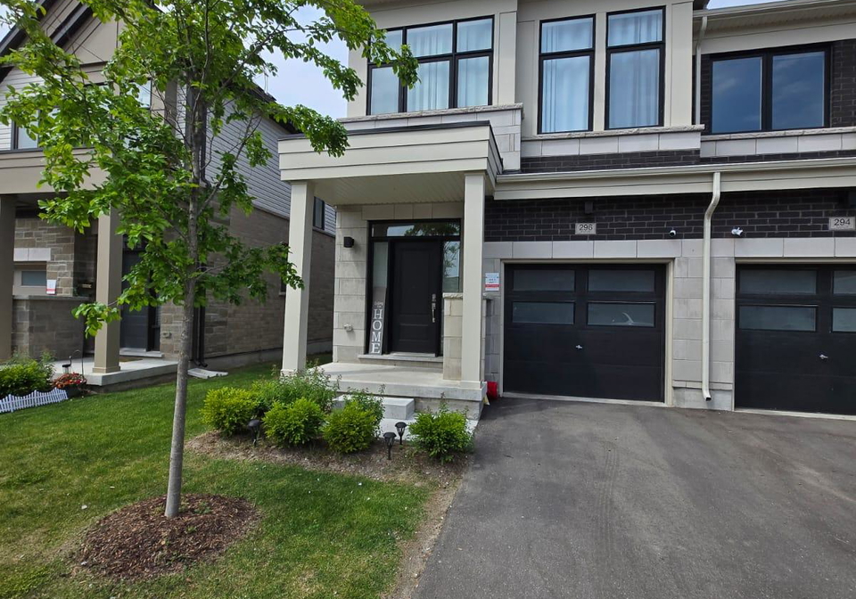 296-okanagan-path-oshawa-ontario-e13053252