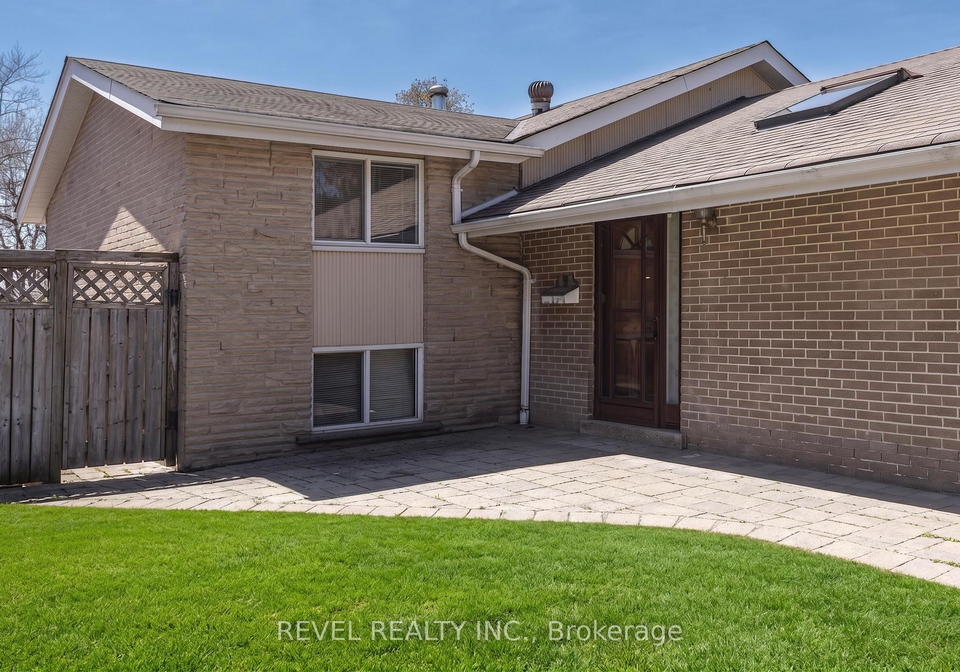 4-oakley-boulevard-scarborough-ontario-e13053334