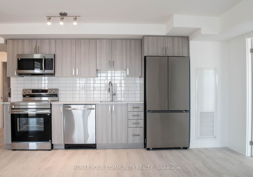 1010-sandy-beach-road-pickering-ontario-e13053578