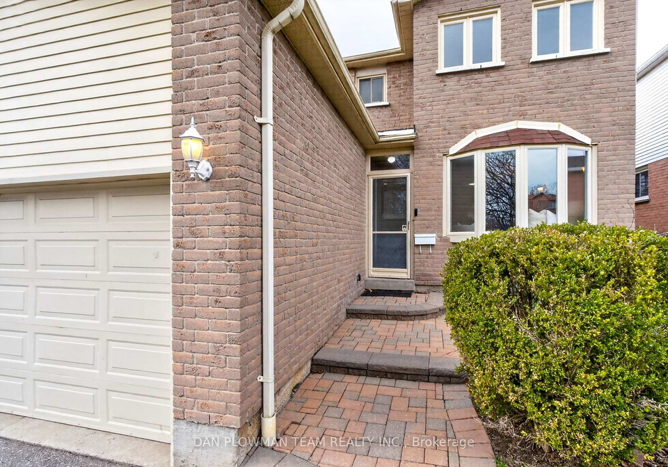15-gardiner-drive-ajax-ontario-e13054572