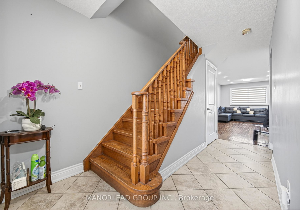 45-brimstone-crescent-scarborough-ontario-e13055102