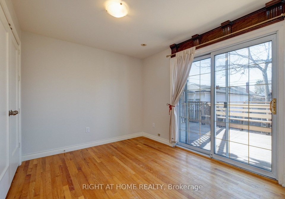 952-coxwell-avenue-east-york-ontario-e13055754