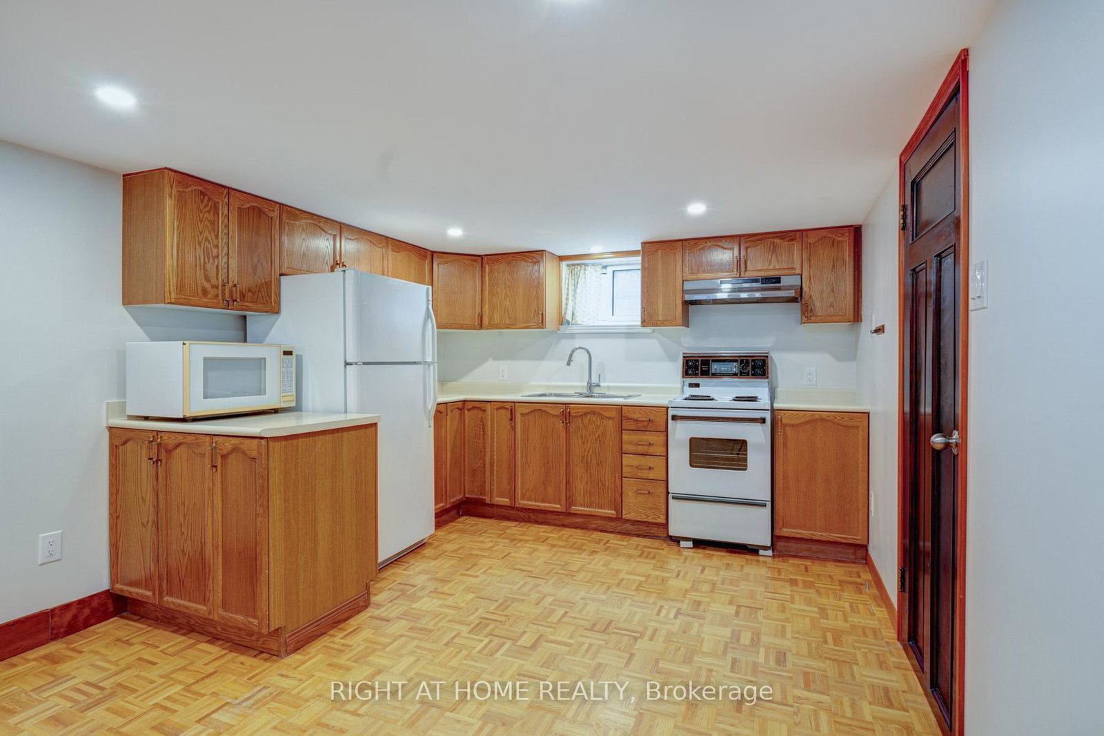 952-coxwell-avenue-east-york-ontario-e13055810