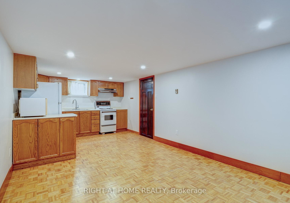 952-coxwell-avenue-east-york-ontario-e13055810