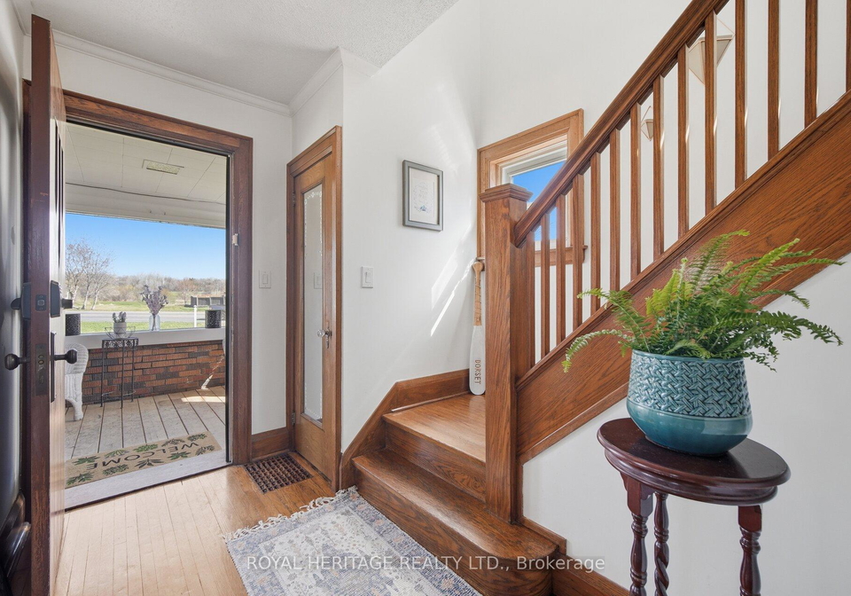 2203-highway-2-clarington-ontario-e13057232