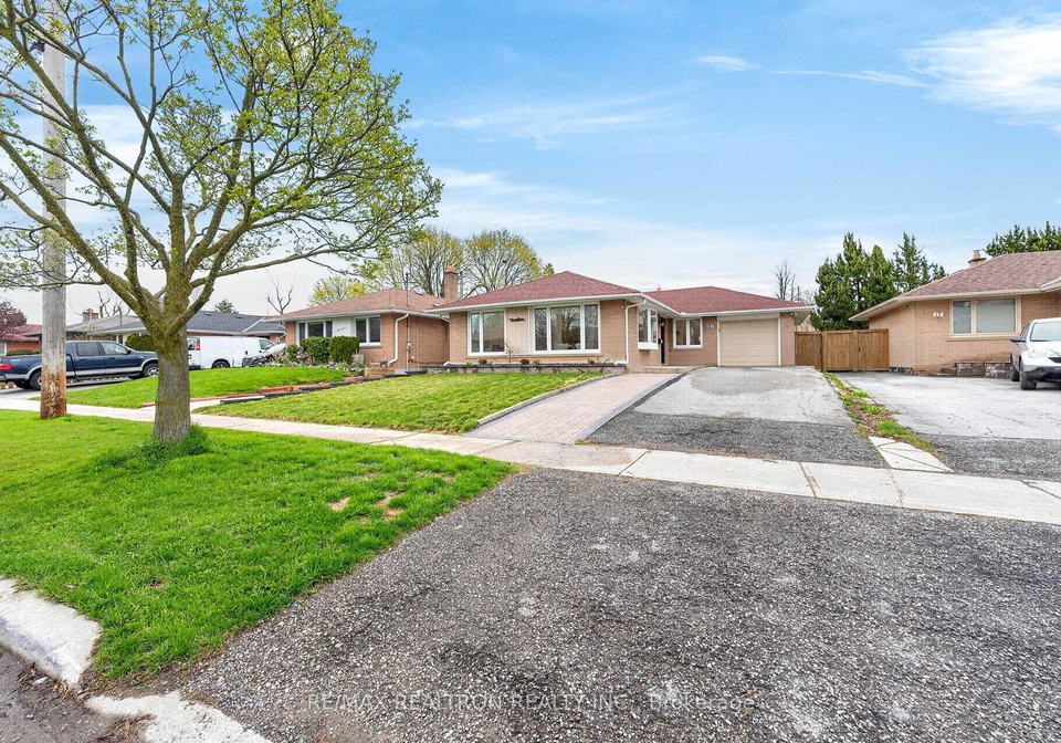 19-hoshlega-drive-scarborough-ontario-e13057286