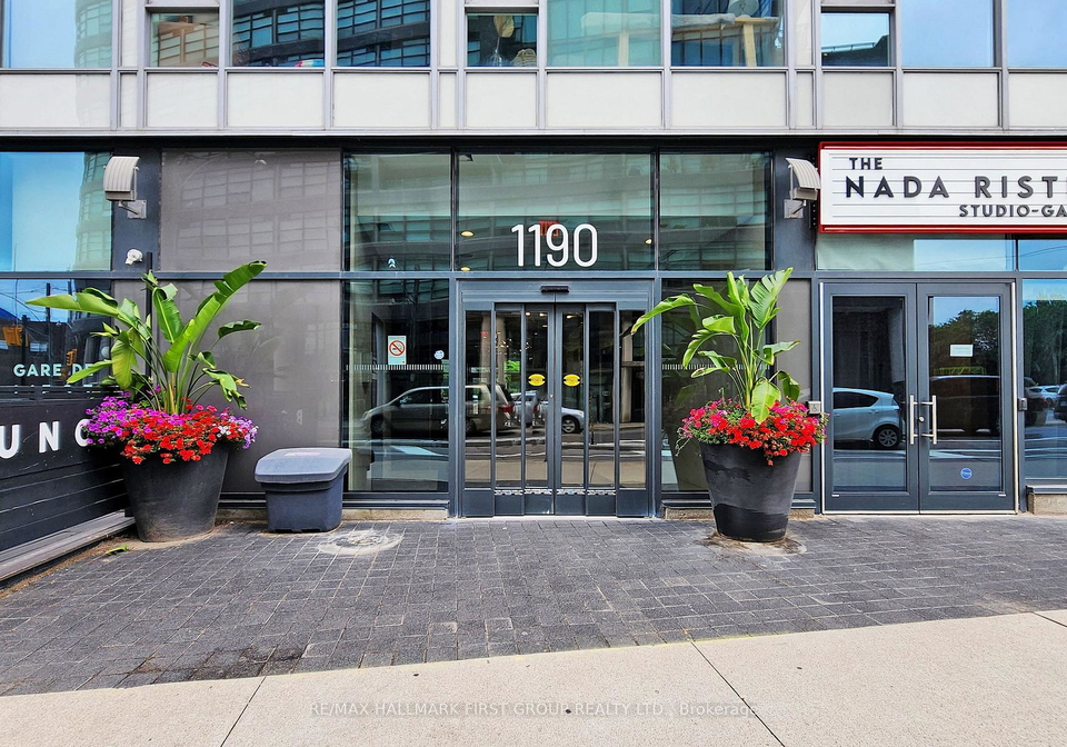 1190-dundas-street-e-toronto-ontario-e13058110